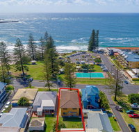 Burleigh Unit 2 -28 Clarence Street - Opposite Main Beach. - Accommodation Gold Coast