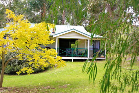 Bushy Lake Chalets - Gold Coast 4U 0