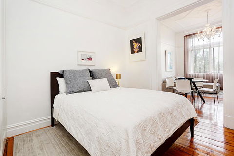 By George! Super Cool St Kilda Loft - Gold Coast 4U 2