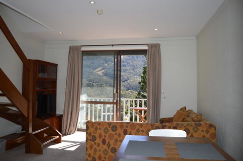 Byadbo 10 - 1 Gold Coast 0