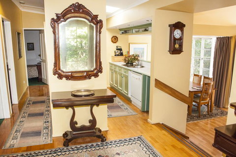 Bygone Beautys Cottages - Bronte Cottage - Accommodation Gold Coast 2