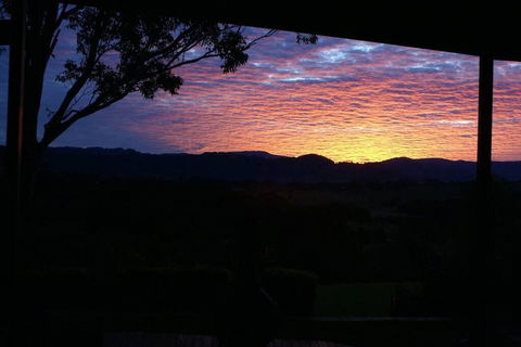 Byron Bay Hinterland House - Amazing Sunset Views! - Gold Coast 4U 0