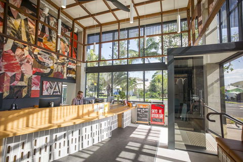 Byron Bay YHA - Gold Coast 4U 1
