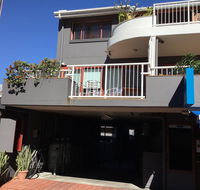 Byron Beach House - Gold Coast 4U