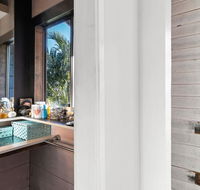 Byron Vista - Stroll to beach and town - Gold Coast 4U