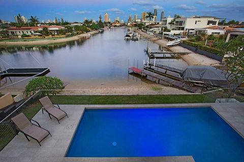 C'est La Vie - Accommodation Gold Coast 1