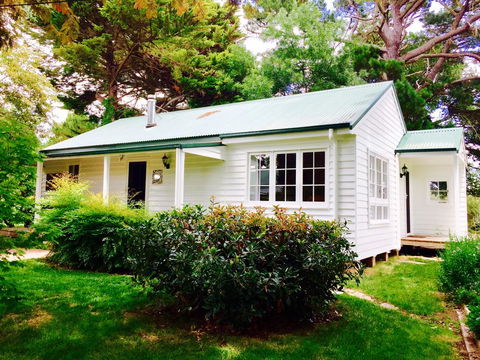 Cairnie Country Cottage - Accommodation Gold Coast 0