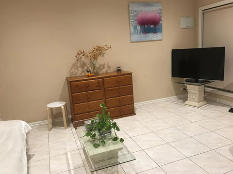 Cairnlea St Albans Townhouse - Accommodation Gold Coast 0