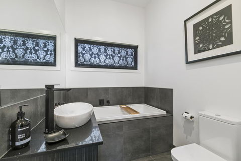 Campania Of Meeniyan - Accommodation Gold Coast 2