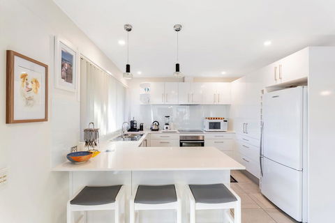 Campbell Avenue, 28 - Gold Coast 4U 1