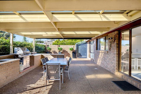 Campbell Avenue, 28 - Gold Coast 4U 0