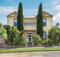 Campbell House - Gold Coast 4U