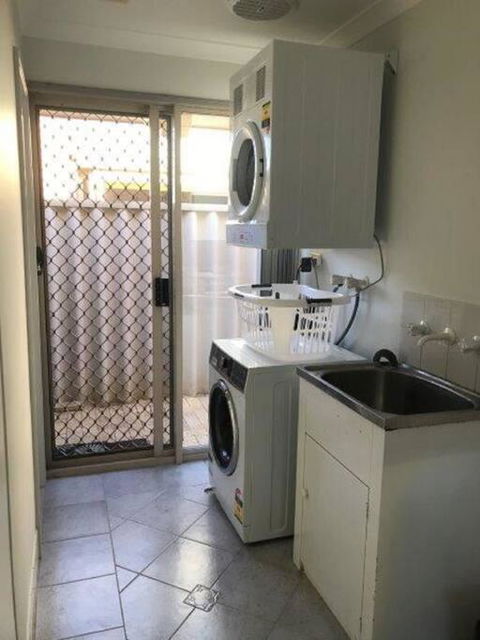 Canalside Family Getaway - Gold Coast 4U 3