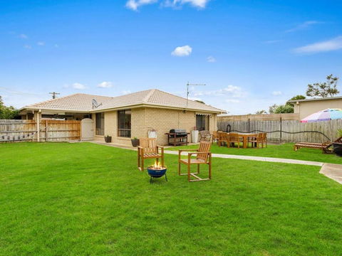 CAPEL Family Home, Large Yard, Close To Beach - Accommodation Gold Coast 0