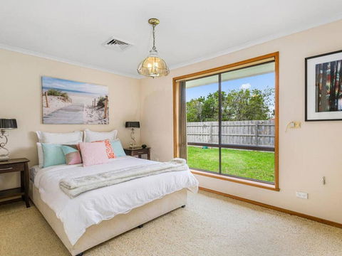 CAPEL Family Home, Large Yard, Close To Beach - Accommodation Gold Coast 2