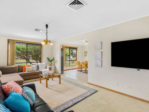 CAPEL Family Home, Large Yard, Close To Beach - Accommodation Gold Coast 3