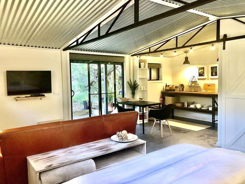 Capri Beach - Couples Retreat - Accommodation Gold Coast 0
