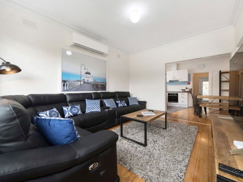 Captains Cottage - Accommodation Gold Coast 0