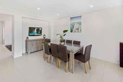 Captains Hideaway - Jetty Berth And Pet Friendly - Accommodation Gold Coast 2