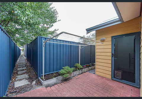 Cardiff St House - Gold Coast 4U 1