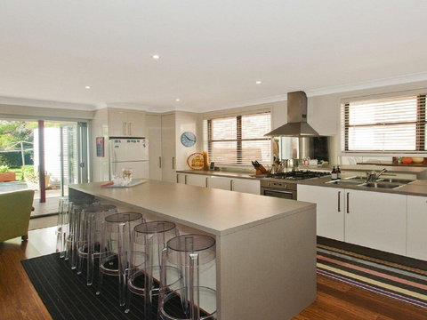 Casa Callala On King George - Well Appointed Home - Accommodation Gold Coast 0