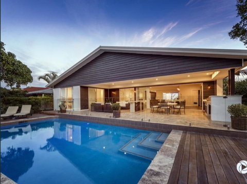 Casa Royale - Accommodation Gold Coast 0
