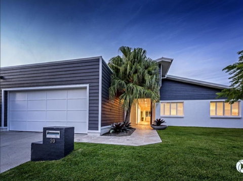 Casa Royale - Accommodation Gold Coast 3