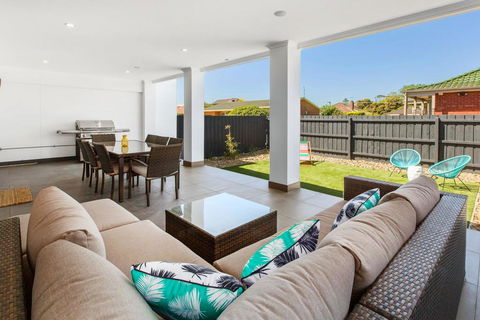 CASABLANCA - DROMANA - Accommodation Gold Coast 3