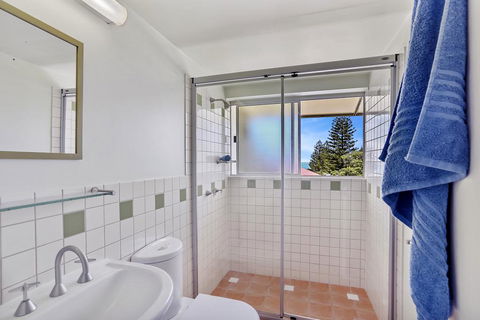 Cascades - Accommodation Gold Coast 3