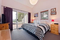 Cascades 13/3 Kurrajong Street