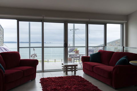 Casey's Beach Retreat - Accommodation Gold Coast 1