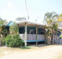 CASTAWAY BEACH HOUSE - Gold Coast 4U