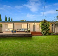 Casual Beachin It Family Getaway- with Bungalow on Beachfront - Gold Coast 4U