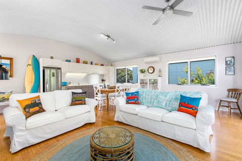 CASUARINA BEACH SHACKS 10 - Accommodation Gold Coast 0