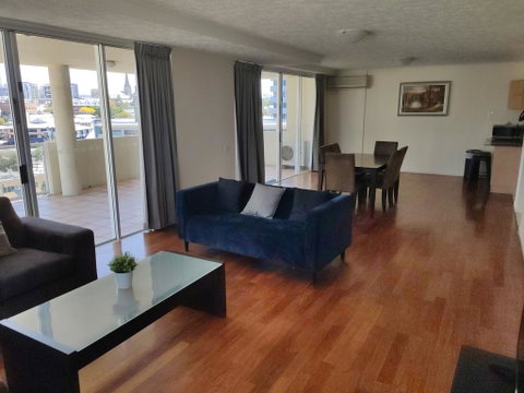 Cathedral Place - Accommodation Gold Coast 2