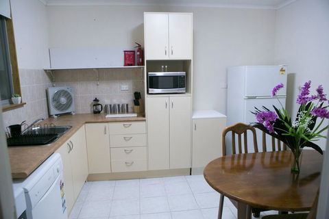 Cave Place Units - Accommodation Gold Coast 1