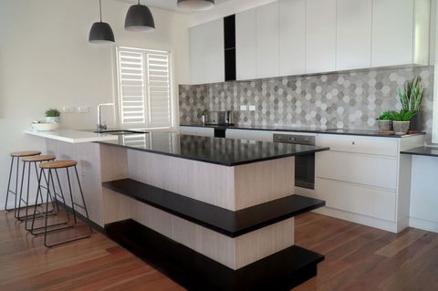Caves Coastal - Gold Coast 4U 2