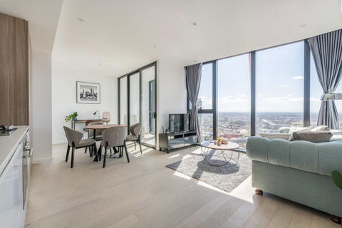 CBD & Garden View Stylish 1 Bedroom Apt @Avant - Accommodation Gold Coast 0