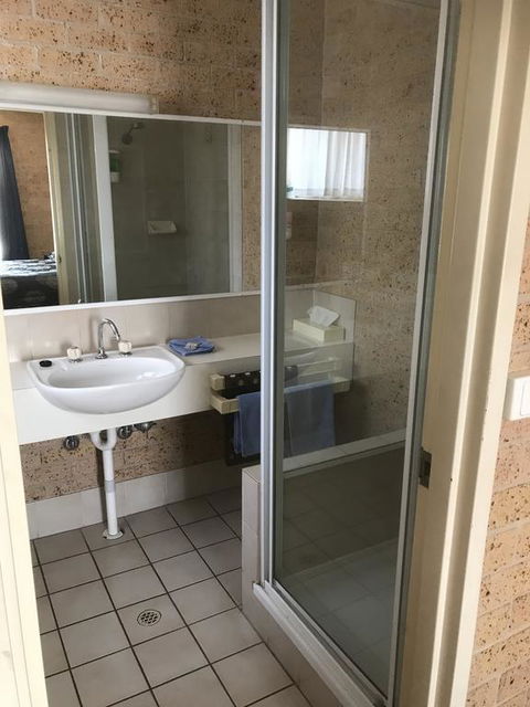 Cedar Lodge Motel - Accommodation Gold Coast 1