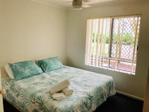 CENTRAL APARTMENT WITH POOL-WALK TO EVERYTHING - Accommodation Gold Coast 3