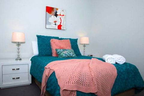 CENTRAL CBD EXEC STUNNING VIEW WIFI NETFLIX WINE - Gold Coast 4U 2