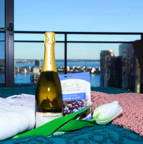 CENTRAL CBD EXEC STUNNING VIEW WIFI NETFLIX WINE - Gold Coast 4U 3