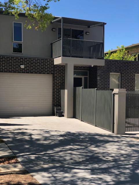 Central Executive 4br Townhouse - Accommodation Gold Coast 1