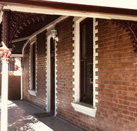 Central Holiday Home on Hume - Accommodation Gold Coast