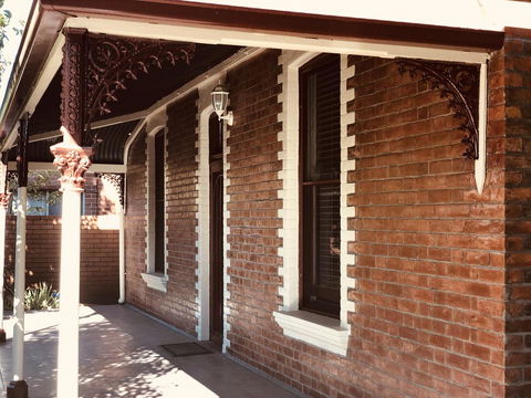 Central Holiday Home On Hume - Accommodation Gold Coast 0