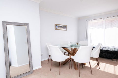 Central March 2 Bed, Walk Everywhere - Accommodation Gold Coast 2