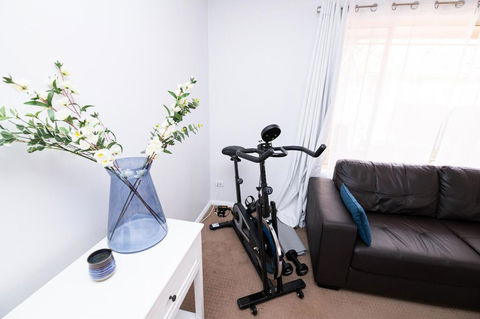 Central March 2 Bed, Walk Everywhere - Accommodation Gold Coast 3
