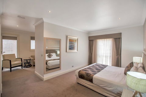 Century Inn - Accommodation Gold Coast 3