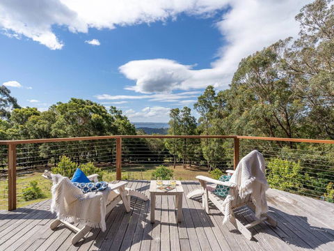 Chalet Beaumont - Alluring Appeal & Stunning Views - Accommodation Gold Coast 1