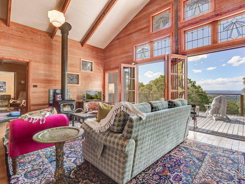 Chalet Beaumont - Alluring Appeal & Stunning Views - Accommodation Gold Coast 2